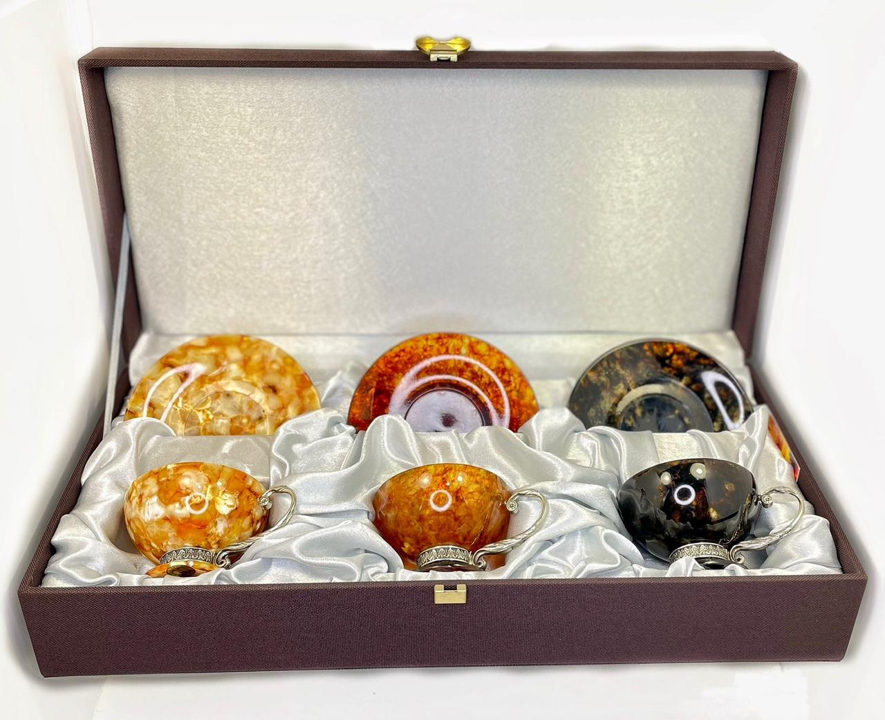 Amber cup gift set in presentation packaging