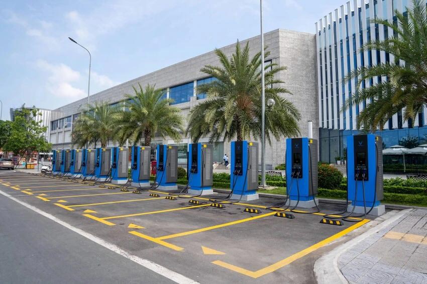 EV charging infrastructure and international project planning