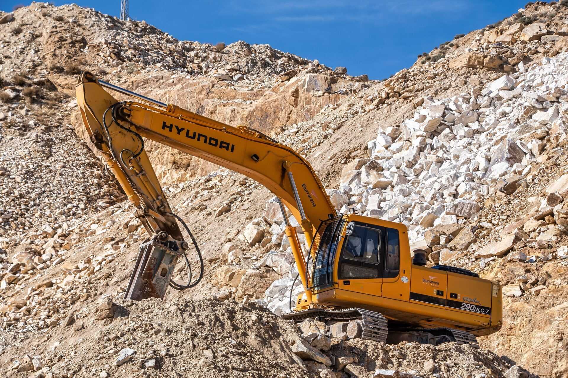 Used construction and mining equipment sourcing from China for Africa
